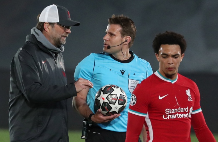 《光与影：33号远征队》拿下金摇杆奖所有提名奖项