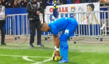 杜埃破门登贝莱建功 大巴黎2-1距榜首1分