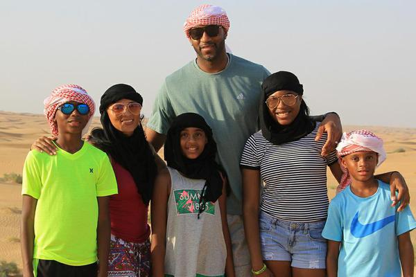 米兰26／27赛季球衣曝光：主场回归传统，二客粉黑搭配