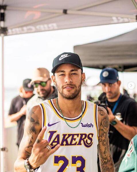 LPL季后赛：丝毫不拖泥带水，IG横扫EDG，晋级下一轮