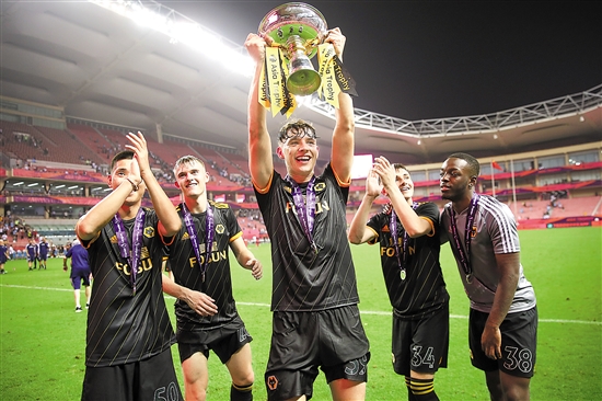 灰熊106-105极限逆转马刺，斯宾塞连中关键球得21+7+8，文班空砍30分