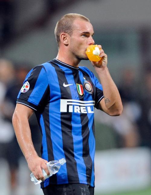 曼联小将莱西染红，哈格里夫斯：他还是孩子，会吸取教训的