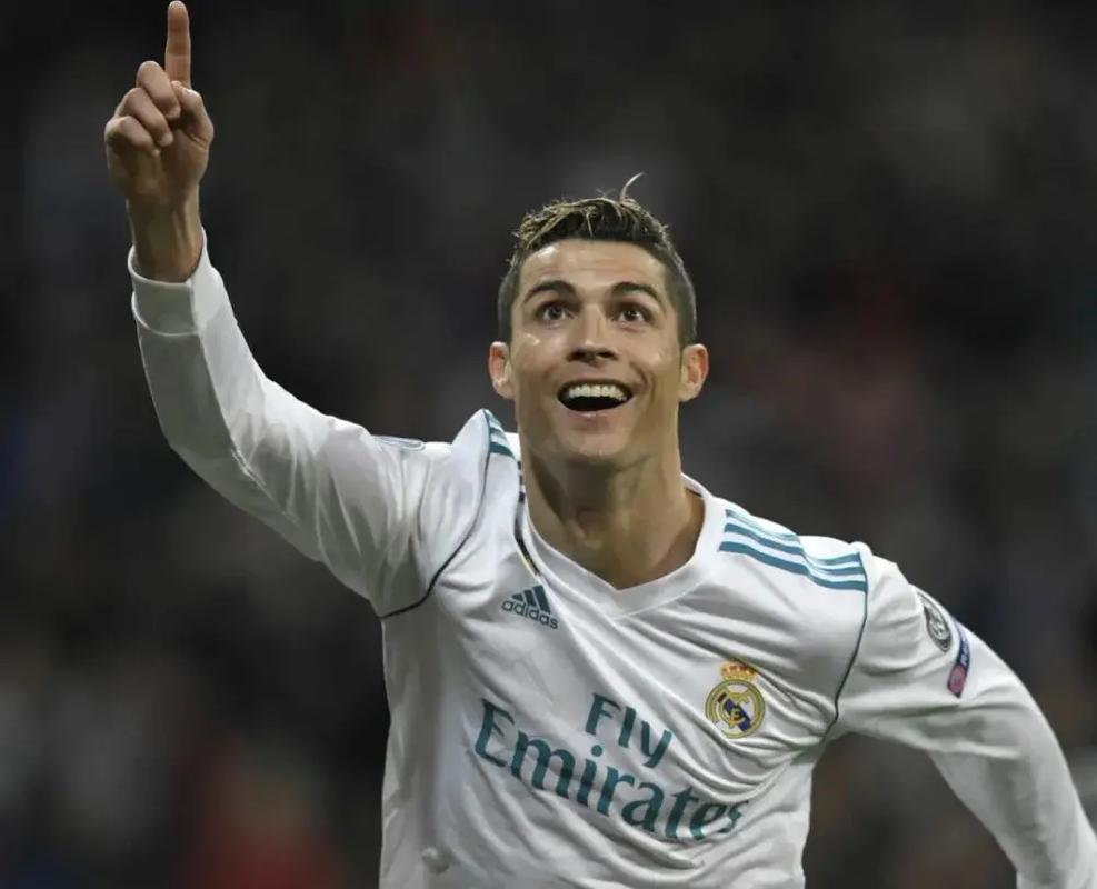 NBA媒体热议：老鹰队自作自受，2018年，拿东契奇换特雷杨，2026年，特雷杨又变成了麦科勒姆