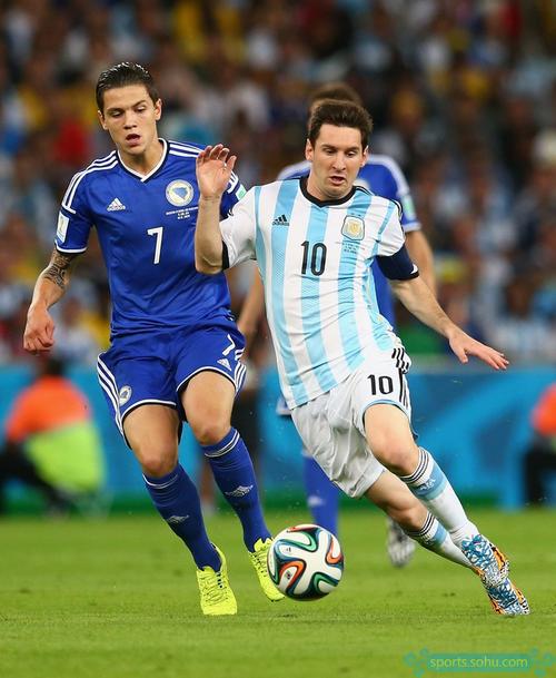 青年军发难 大巴黎艰难战平斯特拉斯堡