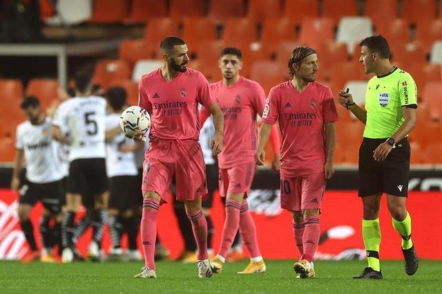 热火拒20分逆转！布克24+9，阿德巴约大爆发，火箭弃将25+4犯大错